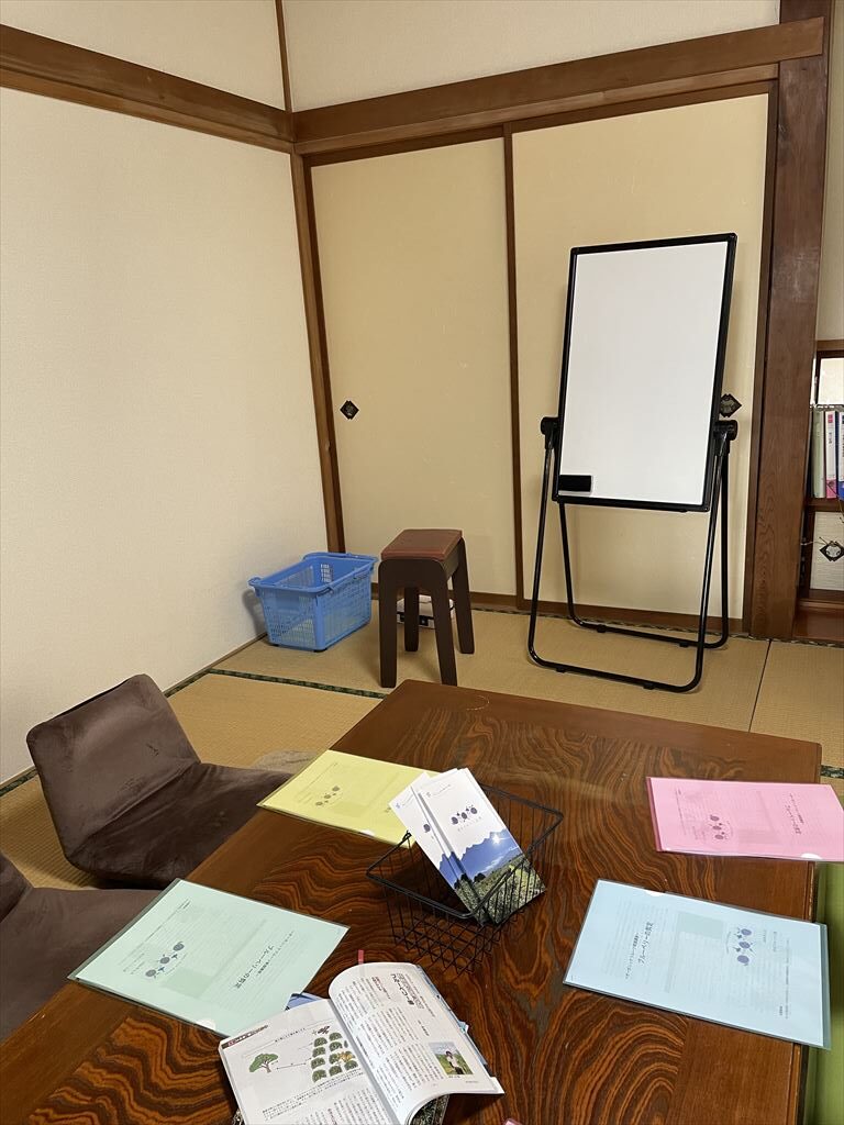 ブルーベリーの剪定講座の座学会場の画像